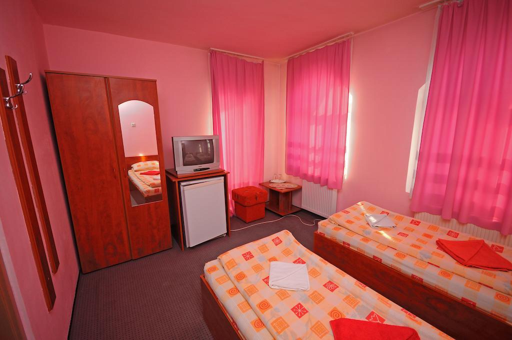 Imola Motel Gheorgheni  Kamer foto